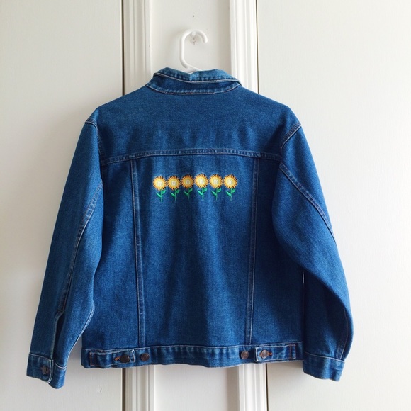 Vintage M&Ms Las Vegas Denim Jacket - Picture 4 of 6